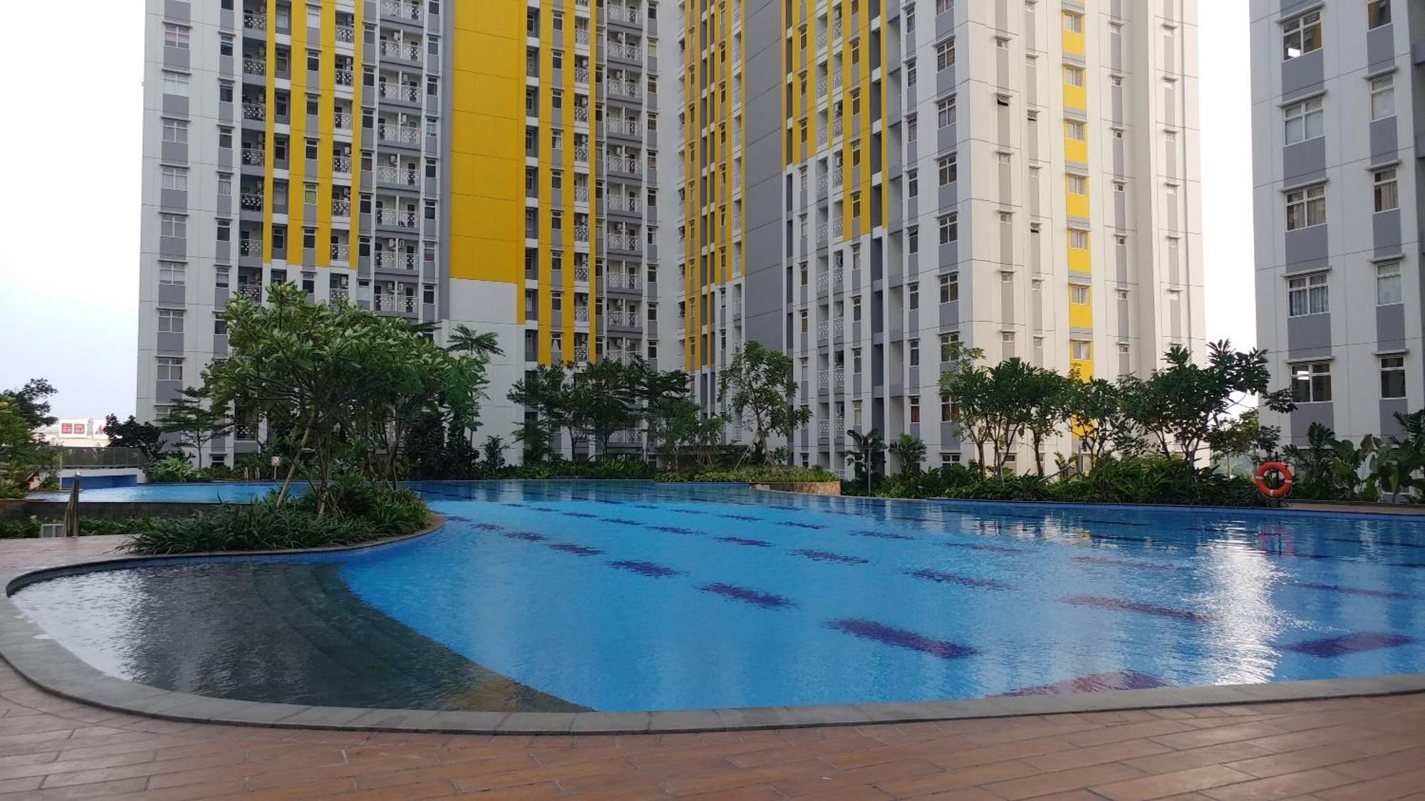 Modern And Comfortable Studio Apartment Springlake Summarecon Near Summarecon By Travelio 베카시 외부 사진