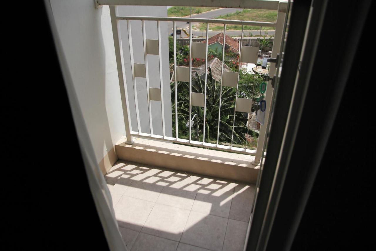 Modern And Comfortable Studio Apartment Springlake Summarecon Near Summarecon By Travelio 베카시 외부 사진