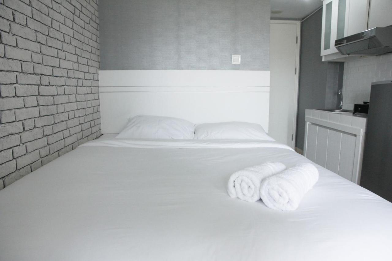 Modern And Comfortable Studio Apartment Springlake Summarecon Near Summarecon By Travelio 베카시 외부 사진
