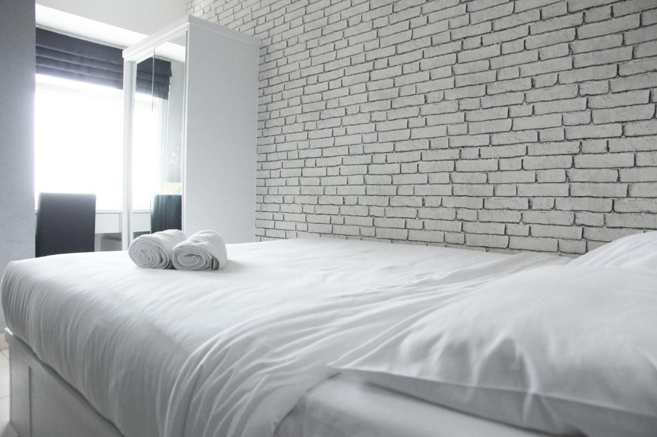Modern And Comfortable Studio Apartment Springlake Summarecon Near Summarecon By Travelio 베카시 외부 사진