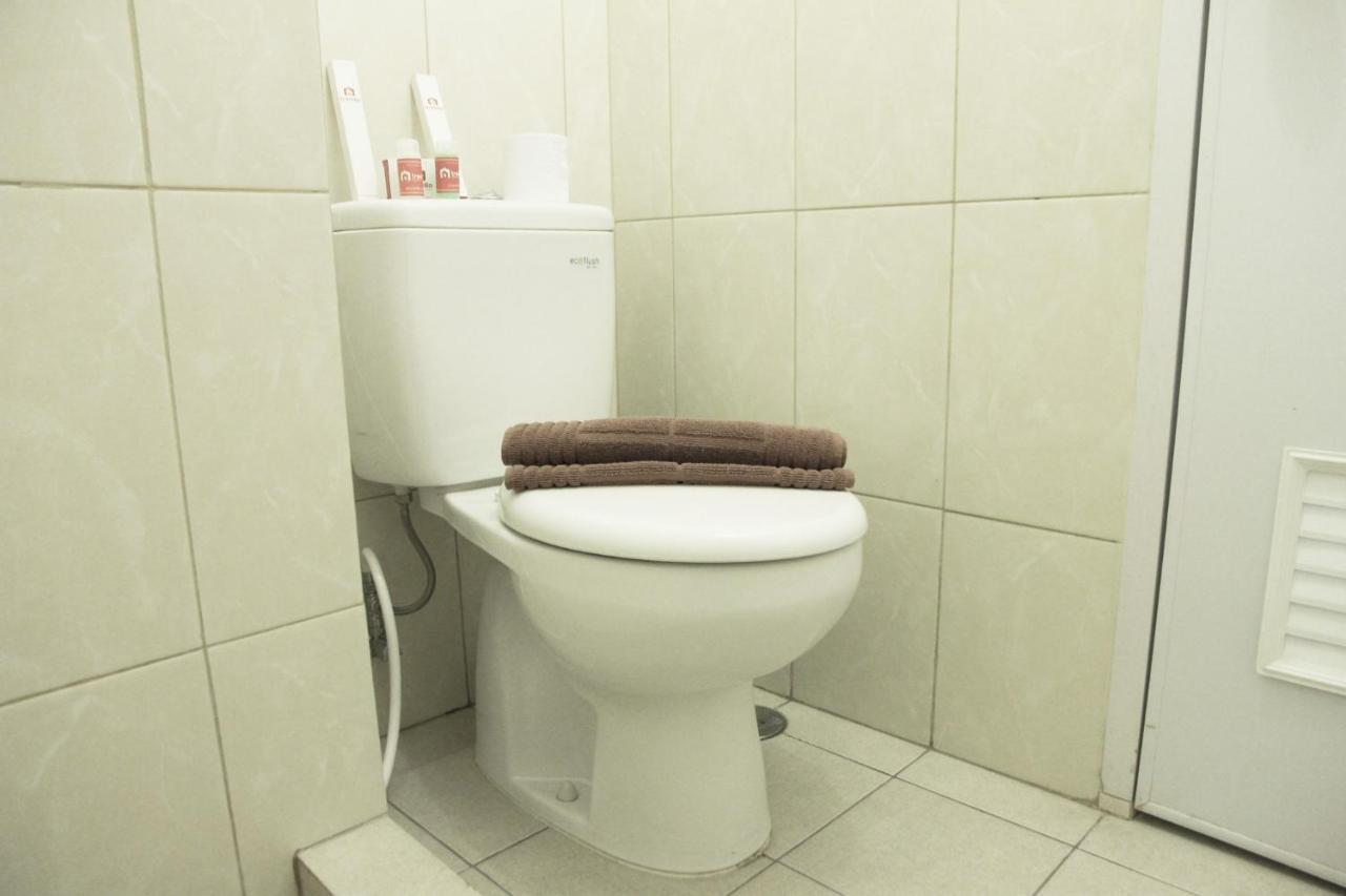 Modern And Comfortable Studio Apartment Springlake Summarecon Near Summarecon By Travelio 베카시 외부 사진