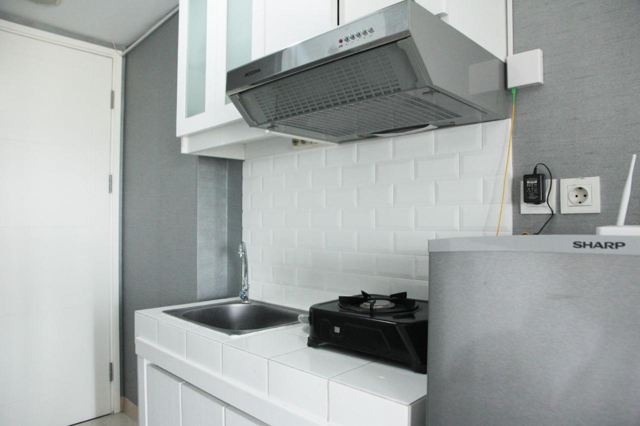 Modern And Comfortable Studio Apartment Springlake Summarecon Near Summarecon By Travelio 베카시 외부 사진