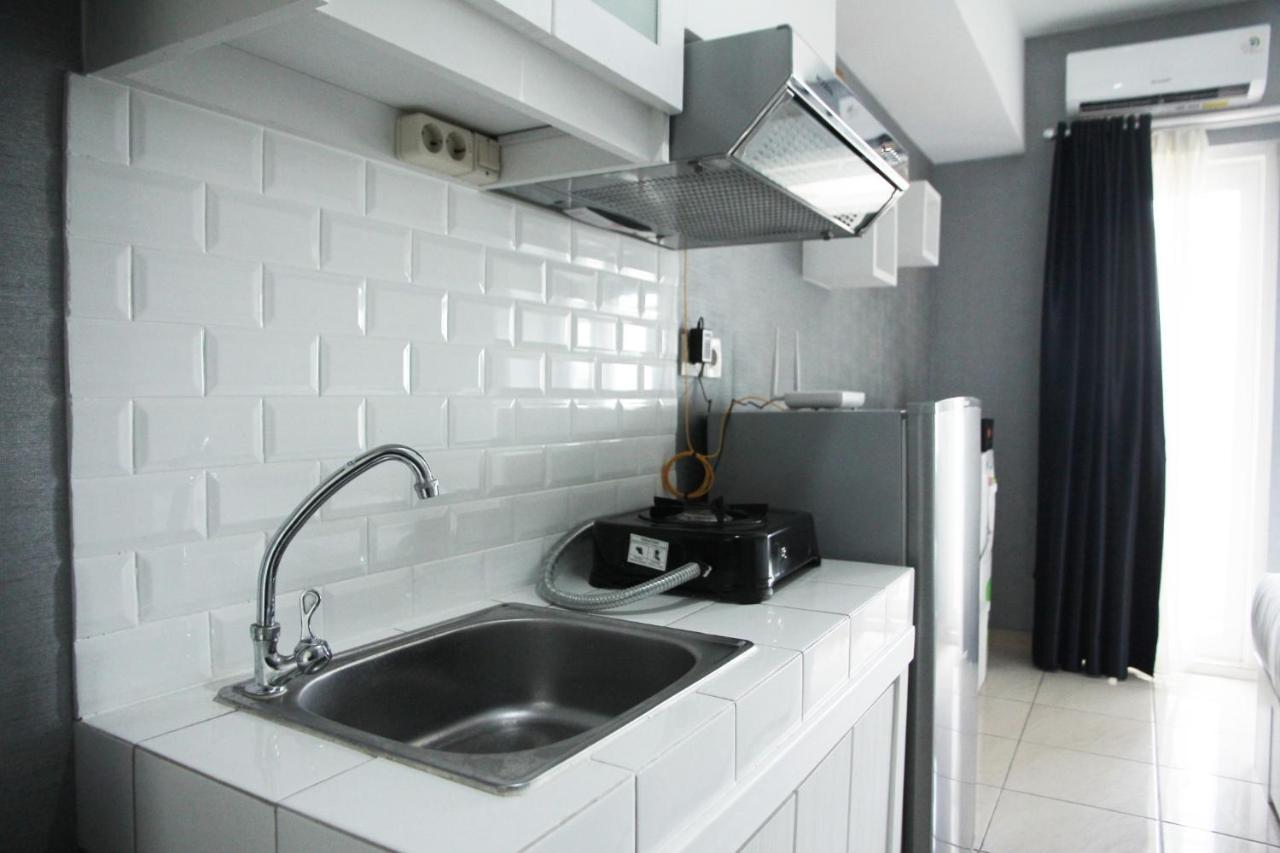 Modern And Comfortable Studio Apartment Springlake Summarecon Near Summarecon By Travelio 베카시 외부 사진